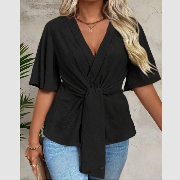 Luxe twist front blouse - Picture 6 of 16